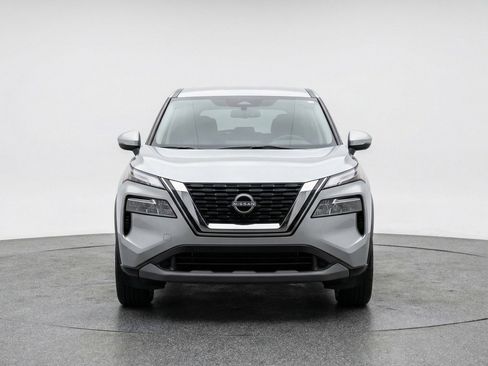 Used 2025 Nissan Rogue SV FWD image 1