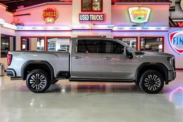 Used 2025 GMC Sierra 2500 Denali Ultimate w/ Max Trailering Package AWD/4WD image 12