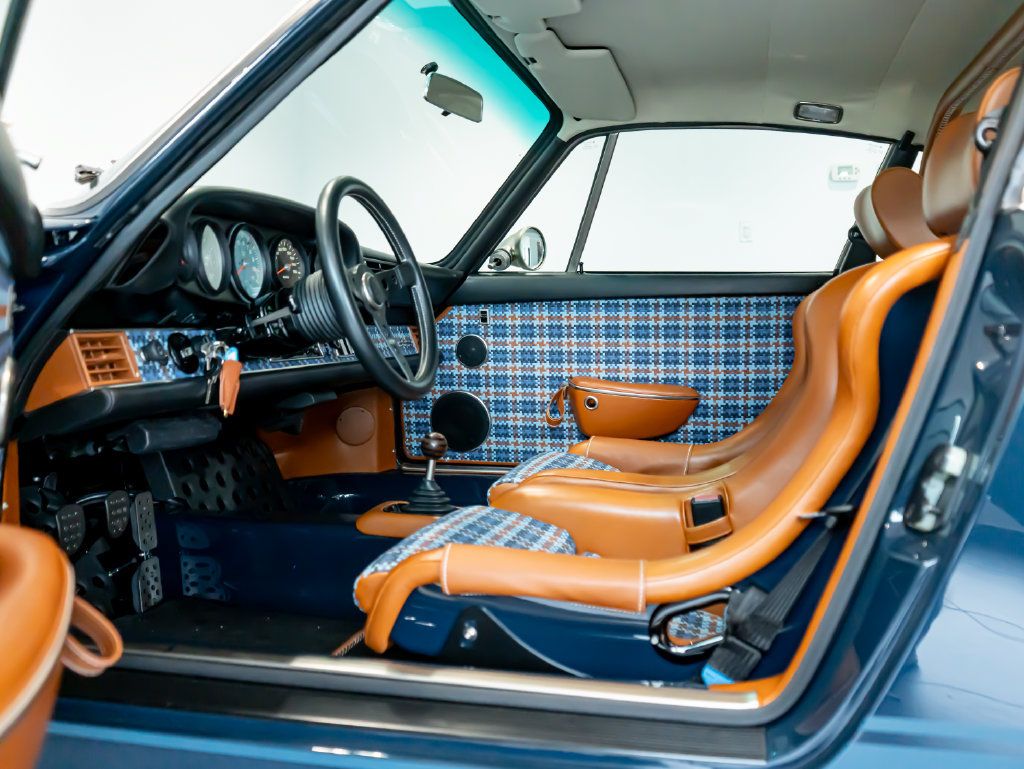 Used 1991 Porsche 911 Carrera RWD image 5