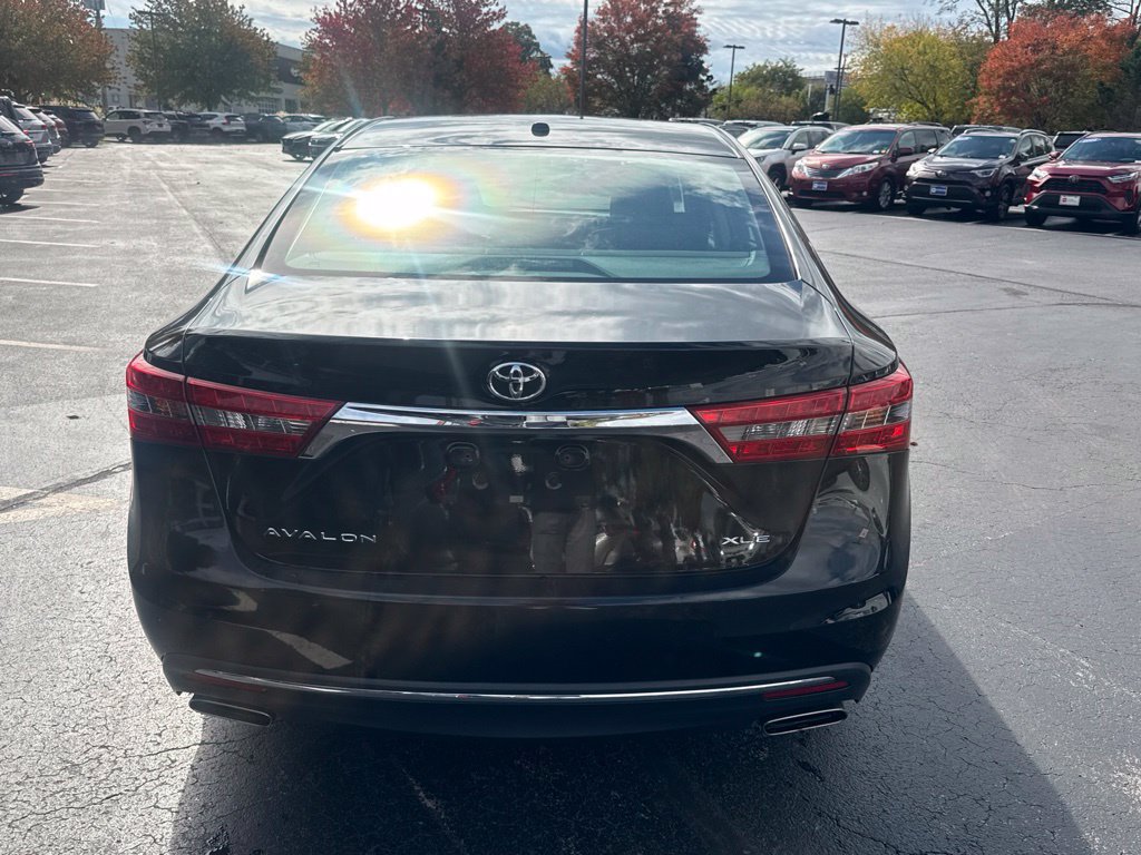 Used 2018 Toyota Avalon XLE Premium w/ Carpet Mat Package FWD image 6