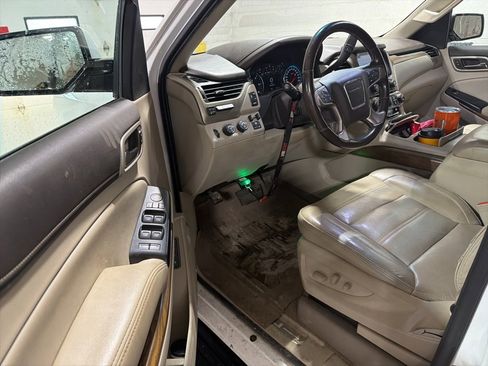 Used 2020 GMC Yukon XL Denali image 8