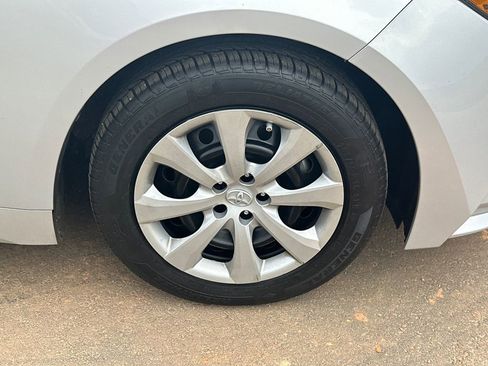 Used 2024 Toyota Corolla LE image 12