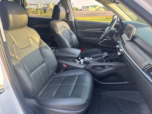 Used 2022 Kia Telluride EX w/ EX Premium Package FWD image 14