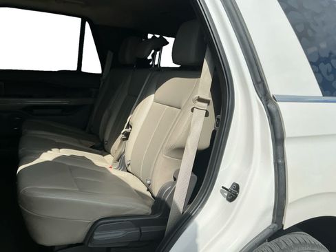 Used 2019 Ford Expedition XLT w/ Equipment Group 202A RWD image 13