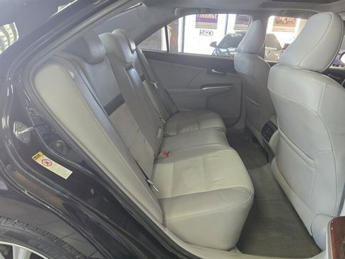 Used 2012 Toyota Camry XLE w/ Leather Pkg image 16