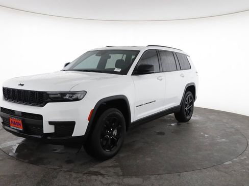 Used 2025 Jeep Grand Cherokee L Altitude AWD/4WD image 5