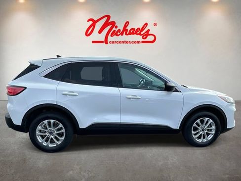 Used 2022 Ford Escape SE AWD/4WD image 2