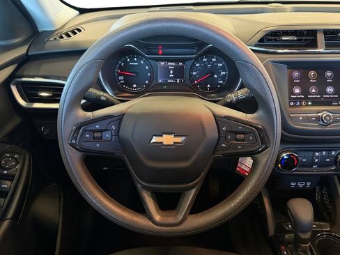Used 2023 Chevrolet TrailBlazer LS FWD image 17