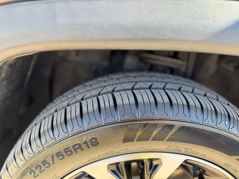 Used 2023 Jeep Compass Limited image 29