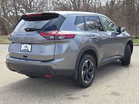 Used 2025 Nissan Rogue SV image 10