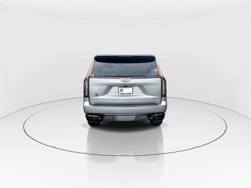 Used 2023 Cadillac Escalade ESV V image 7
