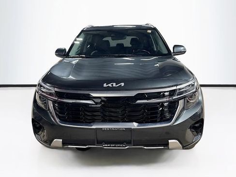 Used 2024 Kia Seltos EX image 2