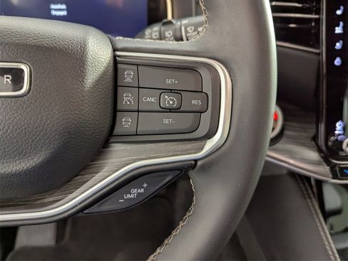 Used 2024 Jeep Wagoneer Series II image 23