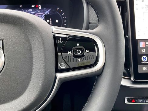 New 2026 Volvo XC90 B6 Ultra w/ Protection Package image 18