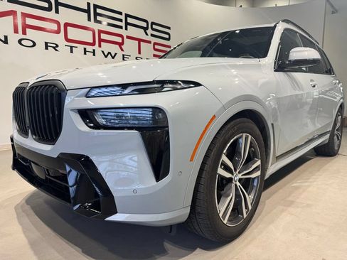 Used 2026 BMW X7 xDrive40i w/ M Sport Package AWD/4WD image 2
