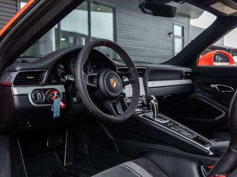 Certified 2018 Porsche 911 GT3 RWD image 4