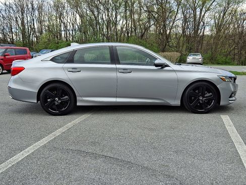 Used 2018 Honda Accord Sport image 7