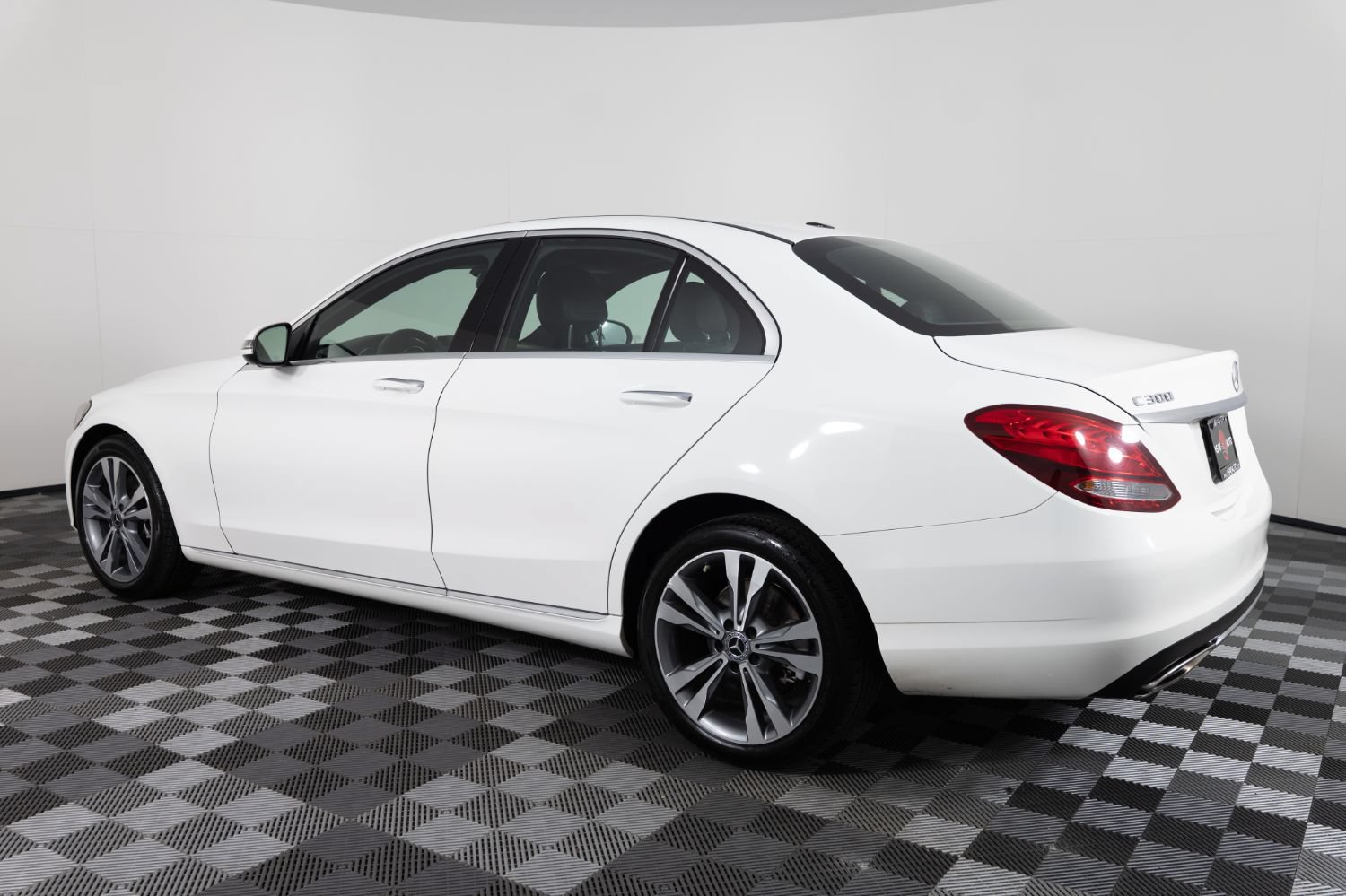 Used 2018 Mercedes-Benz C 300 4MATIC Sedan w/ Premium Package image 4