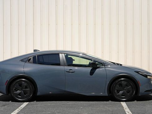 Used 2024 Toyota Prius LE FWD image 49