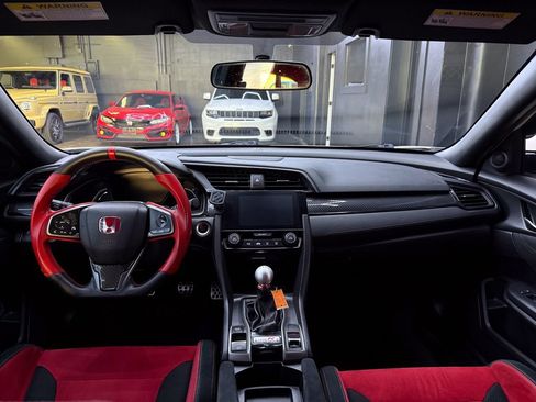 Used 2018 Honda Civic Type R image 18