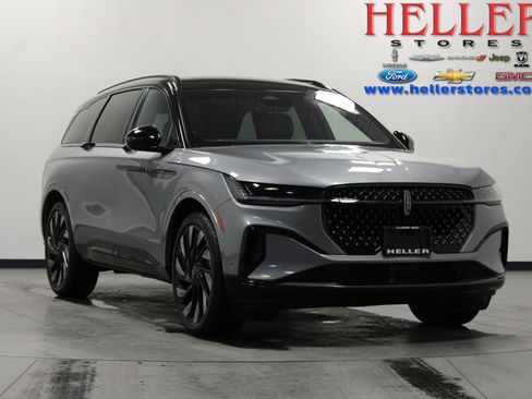 Used 2024 Lincoln Nautilus Reserve w/ Jet Appearance Package (87T) image 1