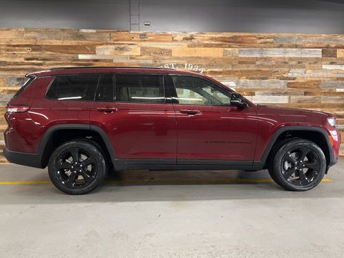 New 2025 Jeep Grand Cherokee L Altitude image 50