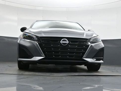 Used 2024 Nissan Altima 2.5 SV FWD image 38