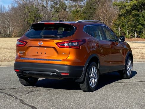 Used 2021 Nissan Rogue Sport SV image 4