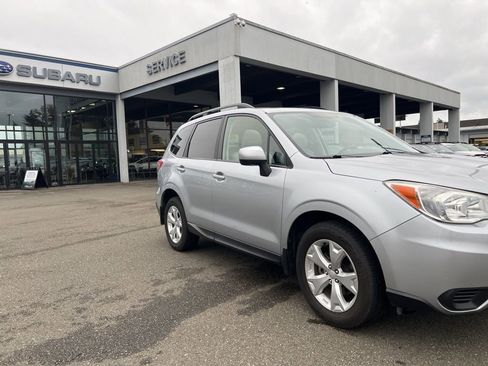 Used 2014 Subaru Forester 2.5i Premium w/ All-Weather Package image 4