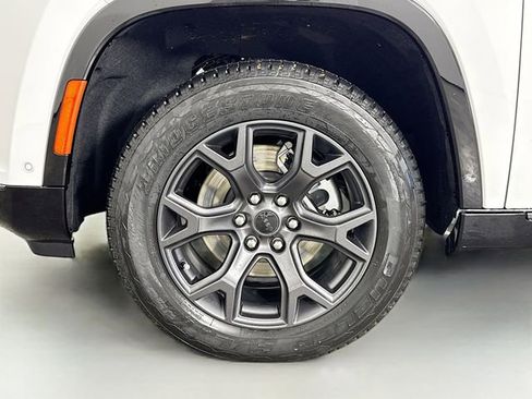 New 2026 Jeep Grand Wagoneer L Limited AWD/4WD image 37