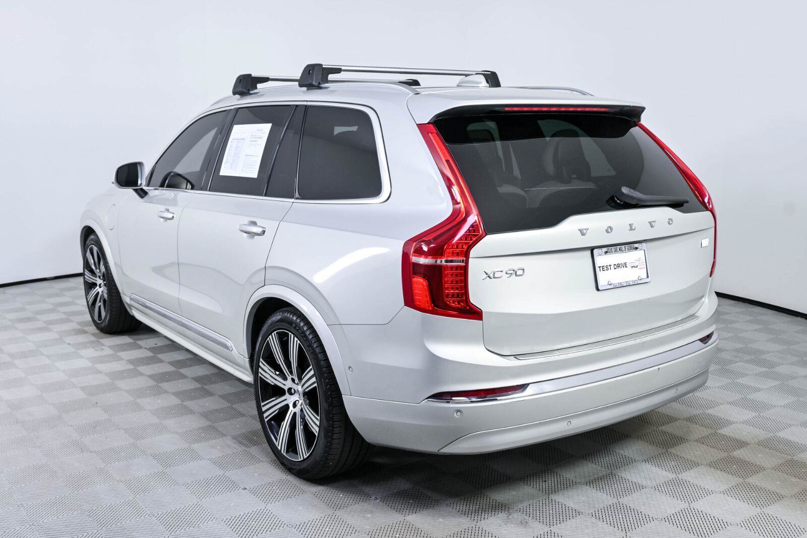 Used 2022 Volvo XC90 T8 Inscription w/ Advanced Package AWD/4WD image 3