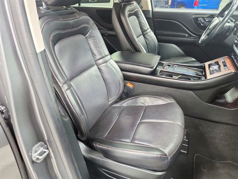 Used 2023 Lincoln Aviator Reserve image 29