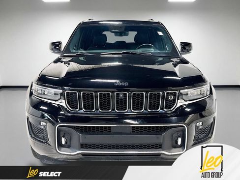 Used 2023 Jeep Grand Cherokee Overland w/ Adv Protech Group III AWD/4WD image 2