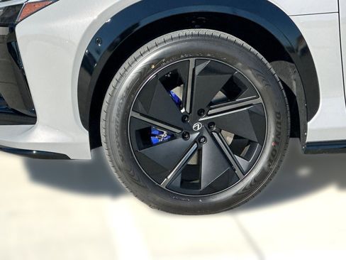 New 2026 Lexus RZ 450e RZ 550e image 11