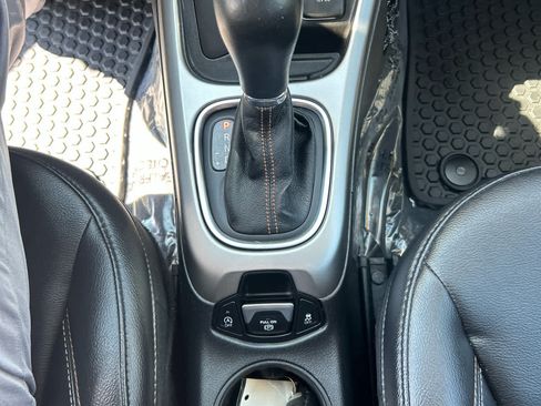 Used 2018 Jeep Compass Latitude w/ Popular Equipment Group AWD/4WD image 19