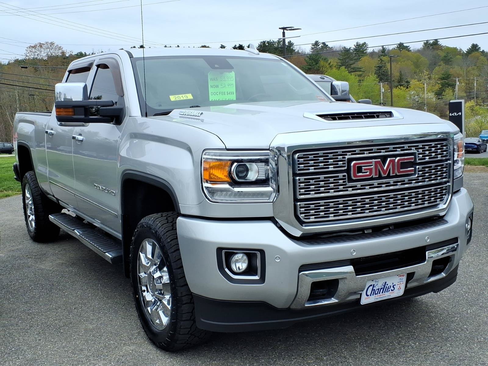 Used 2019 GMC Sierra 2500 Denali w/ Duramax Plus Package AWD/4WD image 3