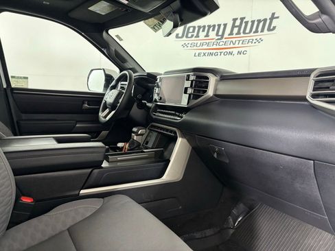 Used 2025 Toyota Sequoia SR5 AWD/4WD image 30