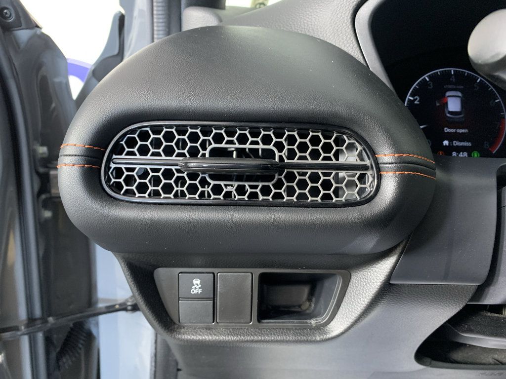 Used 2025 Honda HR-V Sport image 16