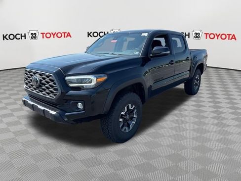Used 2021 Toyota Tacoma TRD Off-Road w/ Technology Package AWD/4WD image 3