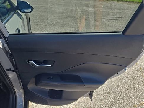 Used 2024 Hyundai Kona Limited FWD image 21