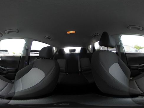 Used 2025 Kia Soul LX w/ LX Technology Package FWD image 40