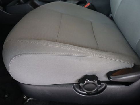 Used 2019 Toyota Tacoma SR image 11
