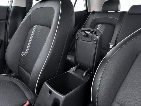 New 2026 Hyundai Venue SEL image 18