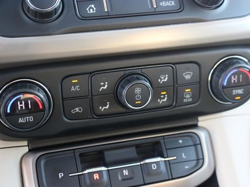 Used 2021 GMC Acadia Denali w/ Denali Technology Package image 30