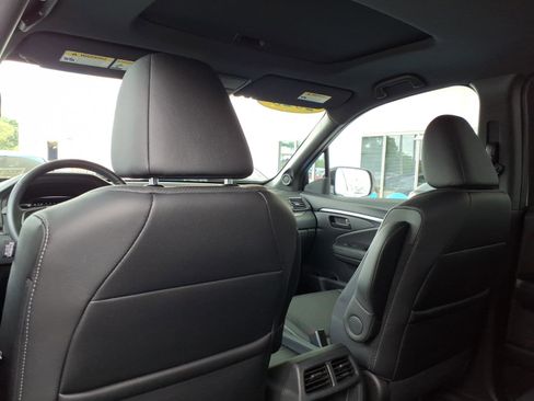 Used 2023 Honda Passport EX-L image 11