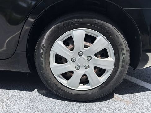 Used 2010 Toyota Camry LE FWD image 28