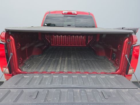 Used 2024 Chevrolet Colorado Z71 w/ Z71 Convenience Package 2 AWD/4WD image 16