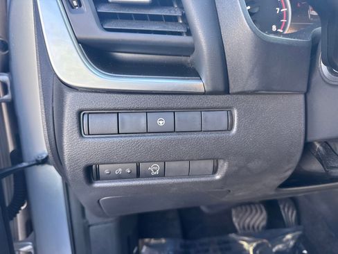 Certified 2023 Nissan Rogue SV FWD image 12