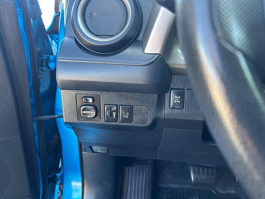 Used 2018 Toyota RAV4 LE w/ All Weather Liner Package AWD/4WD image 14