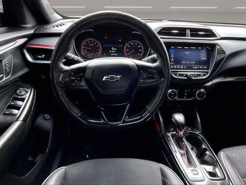 Used 2023 Chevrolet TrailBlazer RS w/ Sun and Liftgate Package image 9